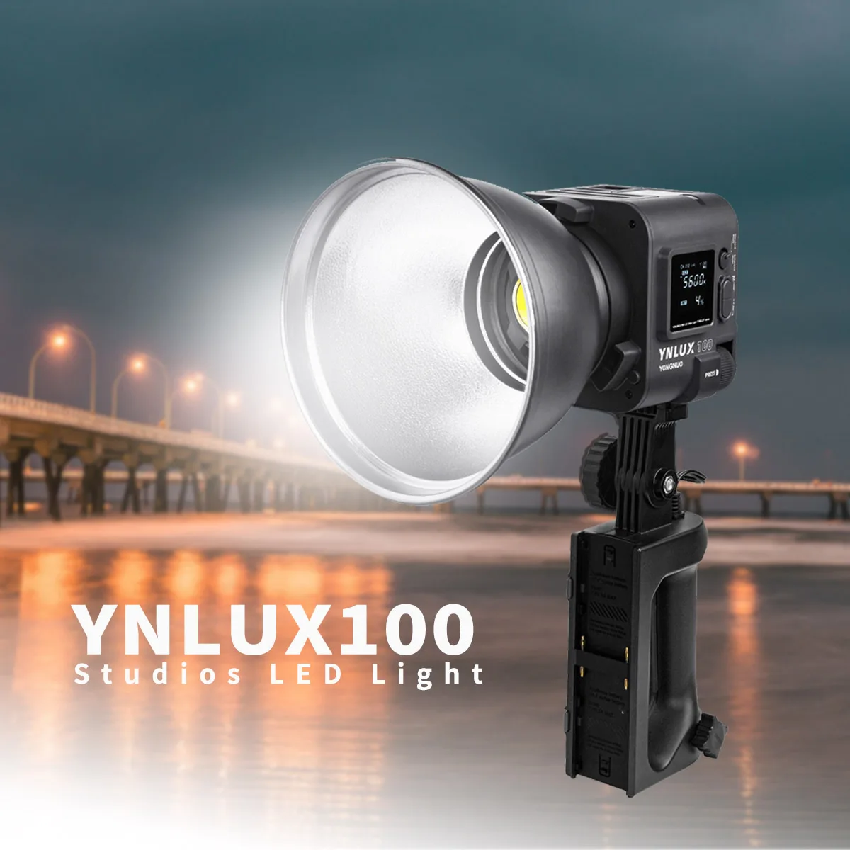 YONGNUO YNLUX100 100W 3200K-5600K Bowens Mount Handheld Outdoor LED Light With Handle Power Adapter 
YONGNUO YNLUX100 100W 3200K-5600K Bowens Mount Handheld Outdoor LED Light With Handle Power Adapter