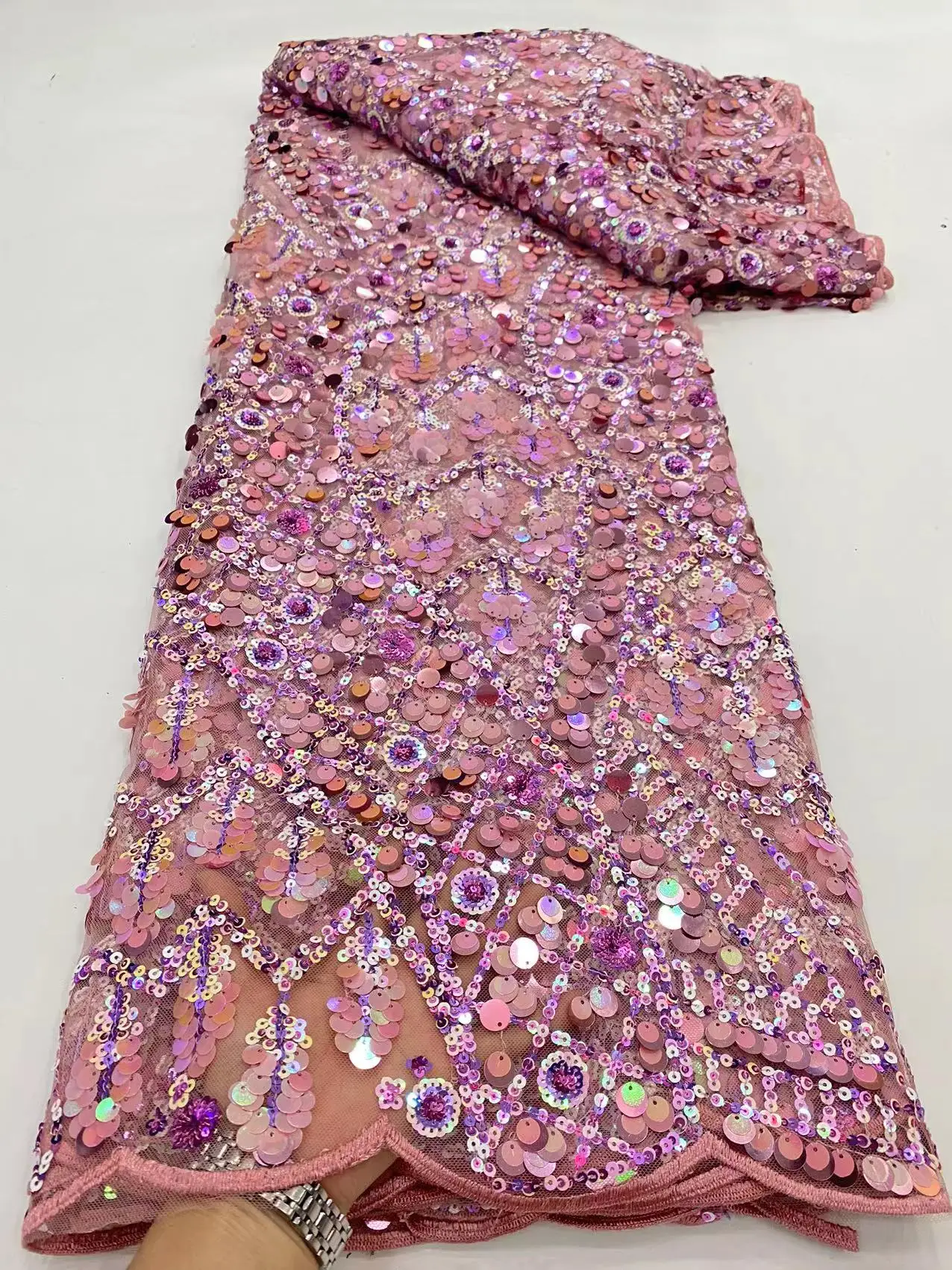 African Lace Fabric 2022 High Quality Lace Nigerian Party Luxury Sequins French Tulle Lace Fabric For Wedding Dress
African Lace Fabric 2022 High Quality Lace Nigerian Party Luxury Sequins French Tulle Lace Fabric For Wedding Dress