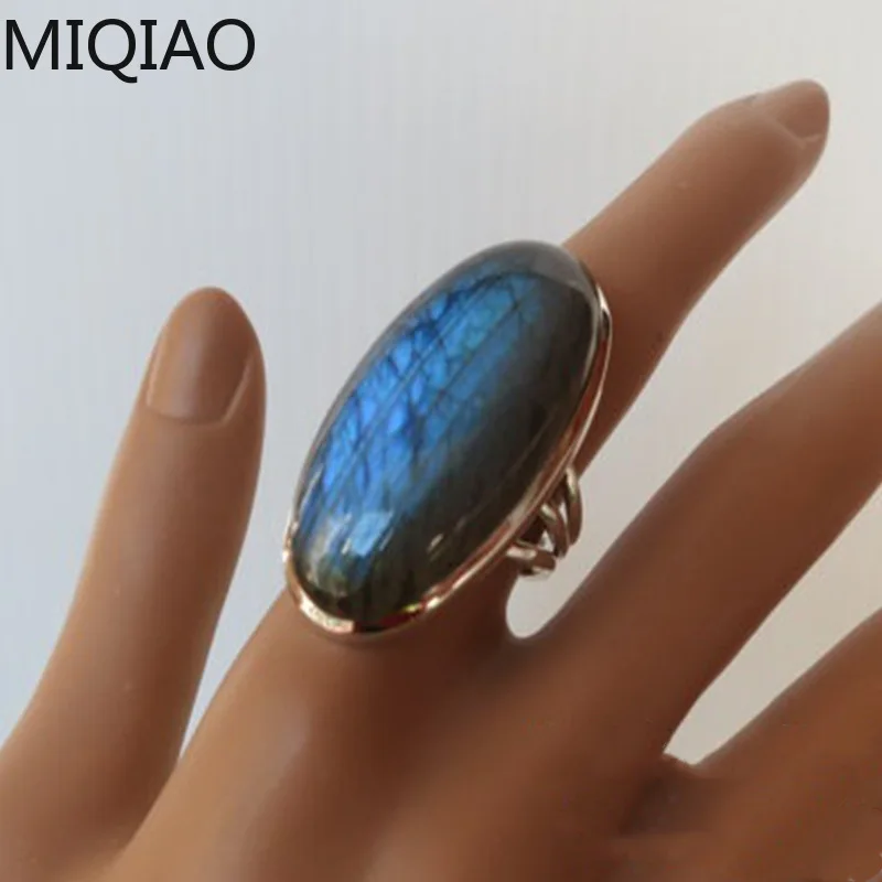Fashion jewelry exquisite jewelry decoration girlfriend Princess Ring Blue Zircon transparent noble engagement party lady ring
Fashion jewelry exquisite jewelry decoration girlfriend Princess Ring Blue Zircon transparent noble engagement party lady ring