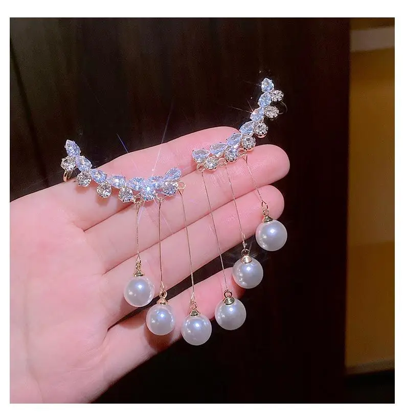 S925 Silver Needle New Personality Fashion Design Zircon Earrings For Women Light Luxury Web Celebrity Temperament Tassels Pearl
S925 Silver Needle New Personality Fashion Design Zircon Earrings For Women Light Luxury Web Celebrity Temperament Tassels Pearl