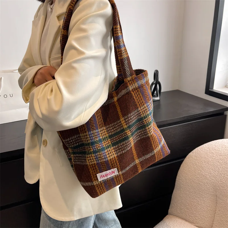 Tote Women's Bag Shoulder Wool Shopper Bags For Women Large Capacity Autumn Winter New Soft Plaid Ladies Travel Designer Handbag
Tote Women's Bag Shoulder Wool Shopper Bags For Women Large Capacity Autumn Winter New Soft Plaid Ladies Travel Designer Handbag