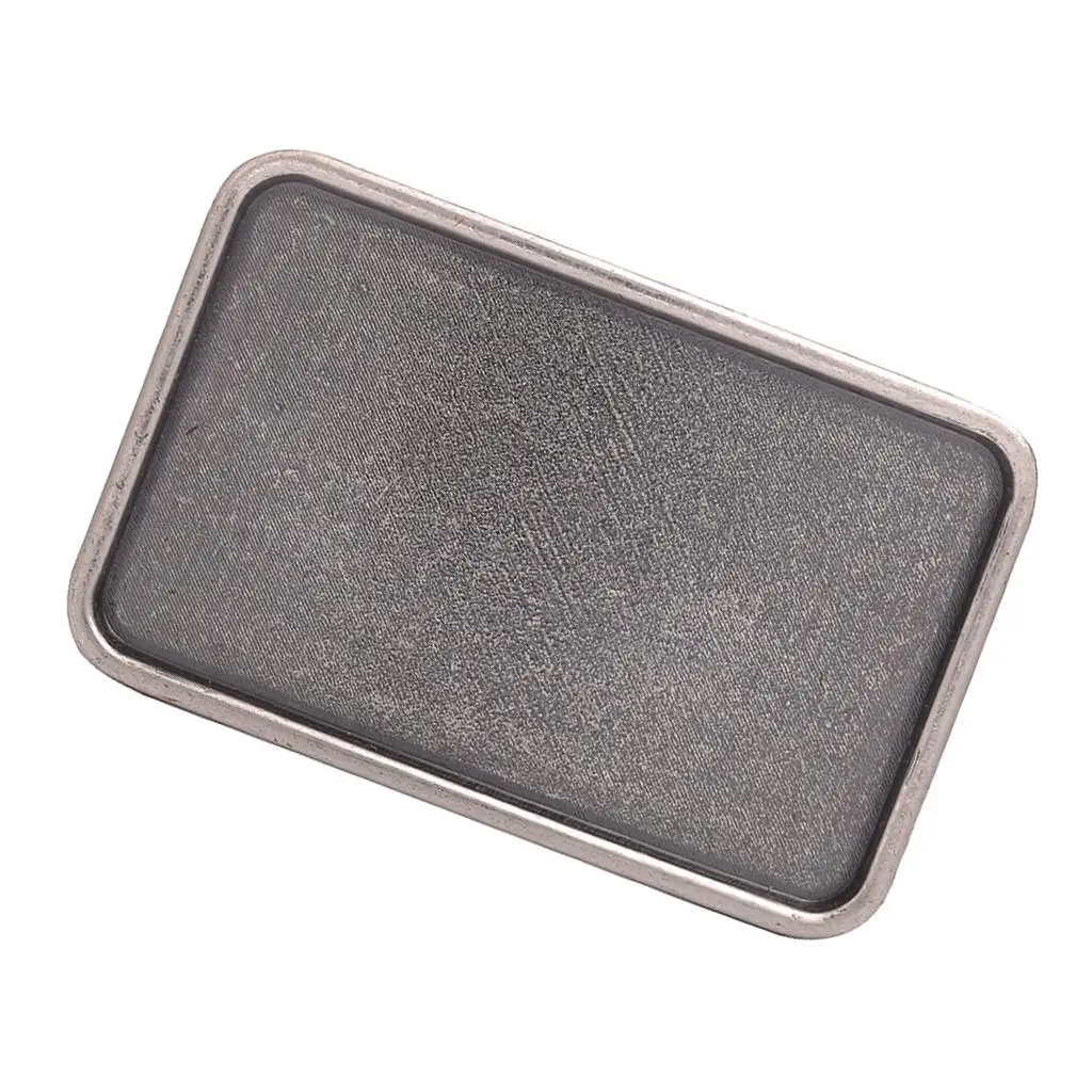 Прочный винтажный телефон с прямоугольной пряжкой
Прочный винтажный телефон с прямоугольной пряжкой