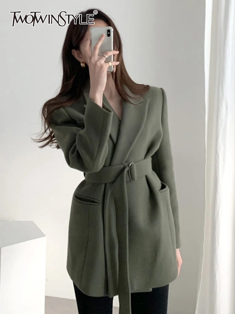 TWOTWINSTYLE Korean Coats For Women Notched Collar Long Sleeve Patchwork Belted Solid Loose Coat Female Clothing Fashion Autumn
TWOTWINSTYLE Korean Coats For Women Notched Collar Long Sleeve Patchwork Belted Solid Loose Coat Female Clothing Fashion Autumn