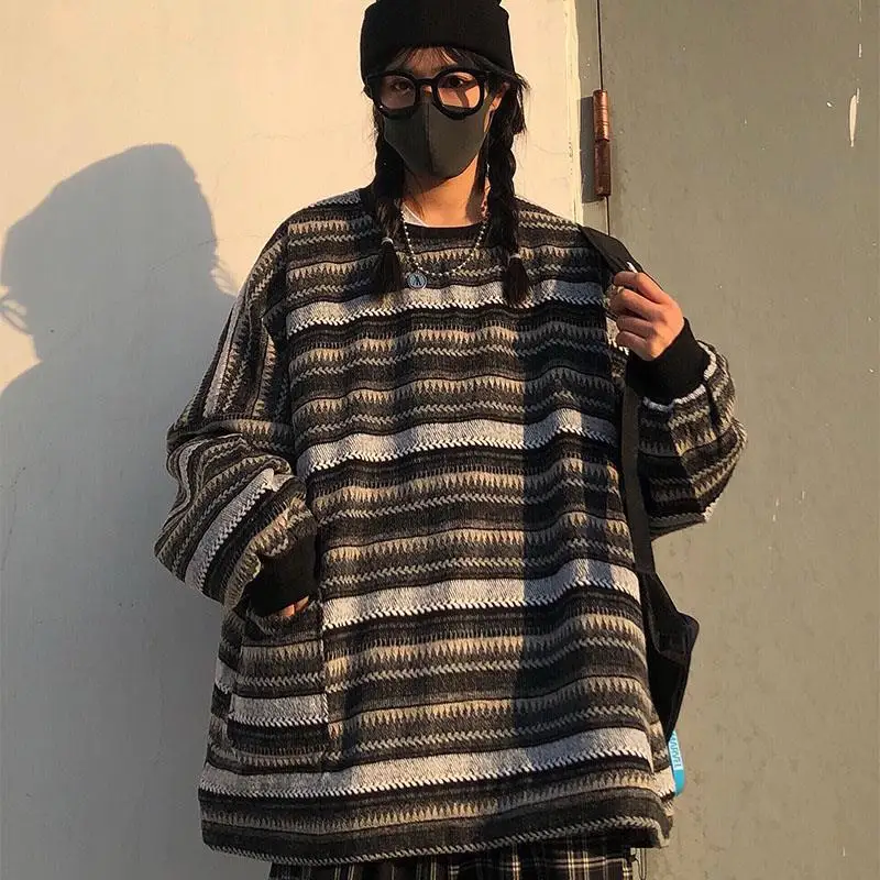 Women Vintage Striped Sweaters Autumn Long Sleeve Oversize Knit Sweater Hip Hop Unisex Couples Winter Pullovers Tops
Women Vintage Striped Sweaters Autumn Long Sleeve Oversize Knit Sweater Hip Hop Unisex Couples Winter Pullovers Tops