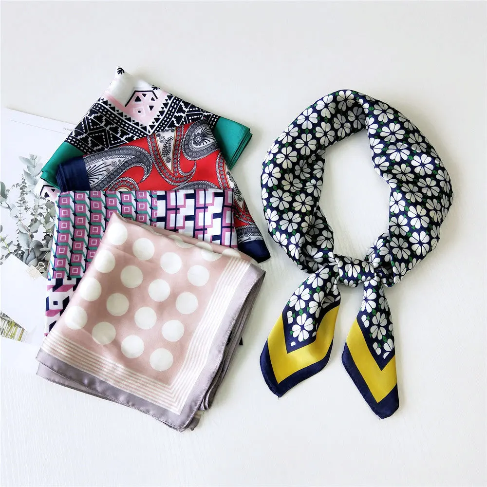 70*70cm High-quality Brand Print Soft Silk Scarf for Women 37 Styles Decorative Hair Band Square Scarf Hijab Bandana Foulard
70*70cm High-quality Brand Print Soft Silk Scarf for Women 37 Styles Decorative Hair Band Square Scarf Hijab Bandana Foulard