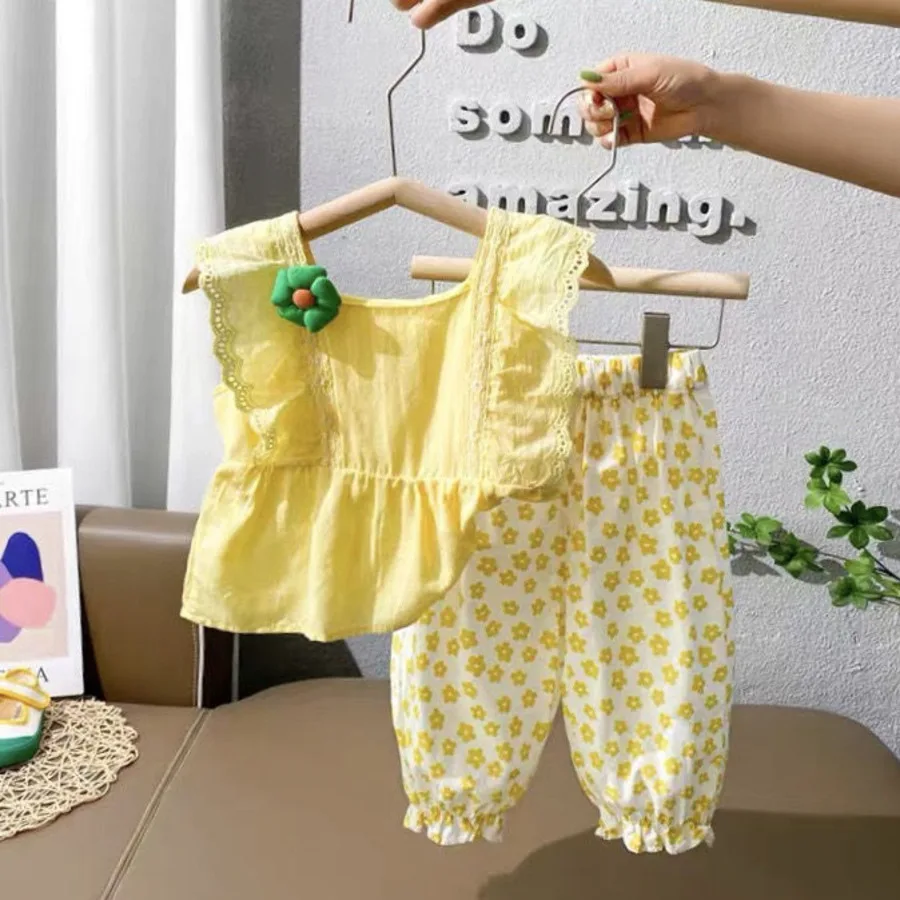 Летний желтый комплект детской одежды с цветочным рисунком для маленьких девочек, комплект из двух предметов, топ + искусственная детская одежда на день рождения
Летний желтый комплект детской одежды с цветочным рисунком для маленьких девочек, комплект из двух предметов, топ + искусственная детская одежда на день рождения