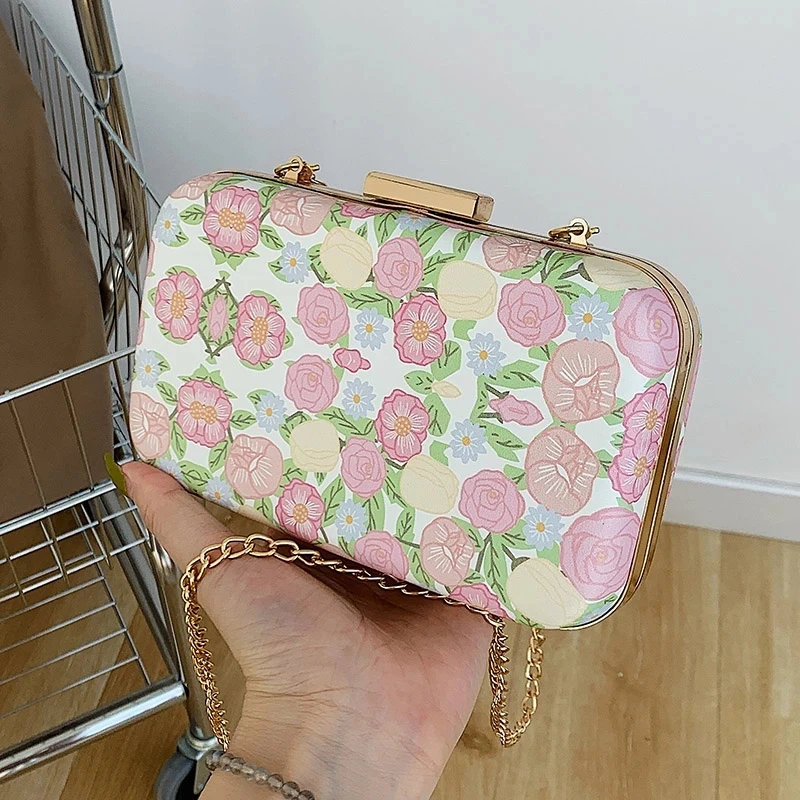 Chain Women Shoulder Crossbody Messenger Bag Lady Handbags 2022 Summer Box Shape Fashion Mini PU Leather Flowers Evening Day Clu
Chain Women Shoulder Crossbody Messenger Bag Lady Handbags 2022 Summer Box Shape Fashion Mini PU Leather Flowers Evening Day Clu