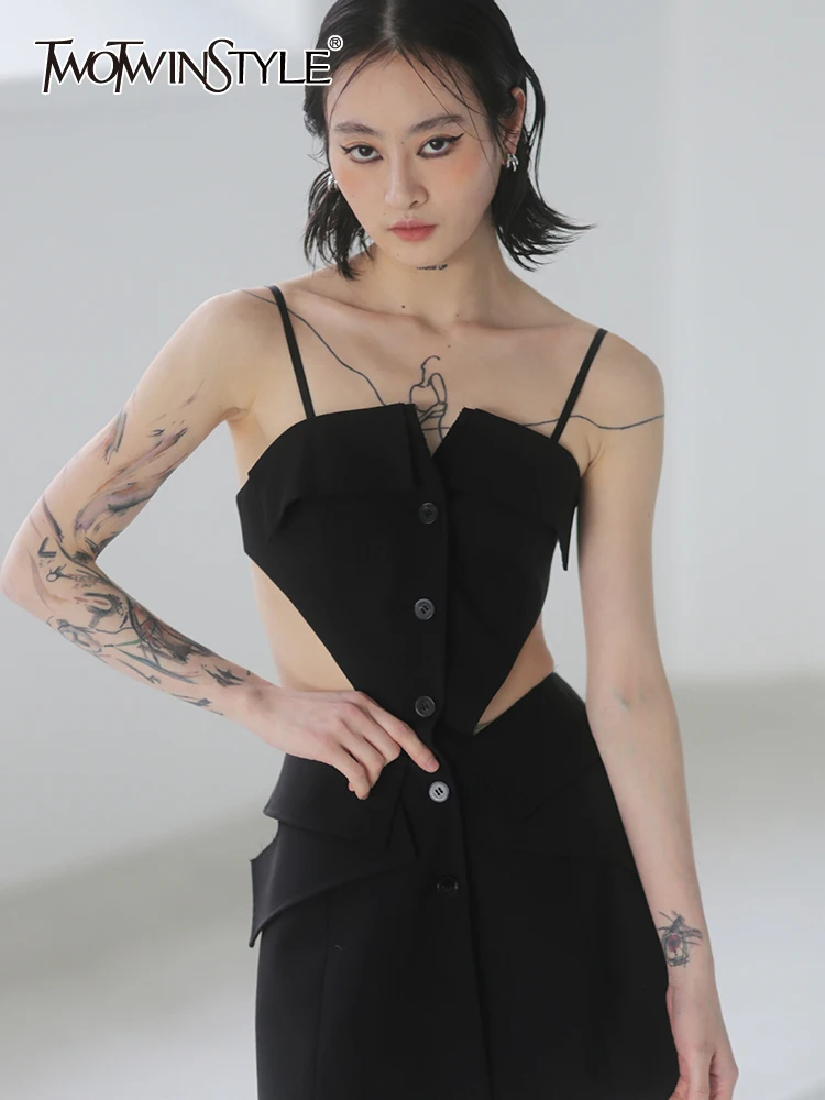 TWOTWINSTYLE Black Sexy Tank Tops For Women Square Collar Sleeveless High Waist Backless Solid Vests Female Summer Clothing New
TWOTWINSTYLE Black Sexy Tank Tops For Women Square Collar Sleeveless High Waist Backless Solid Vests Female Summer Clothing New