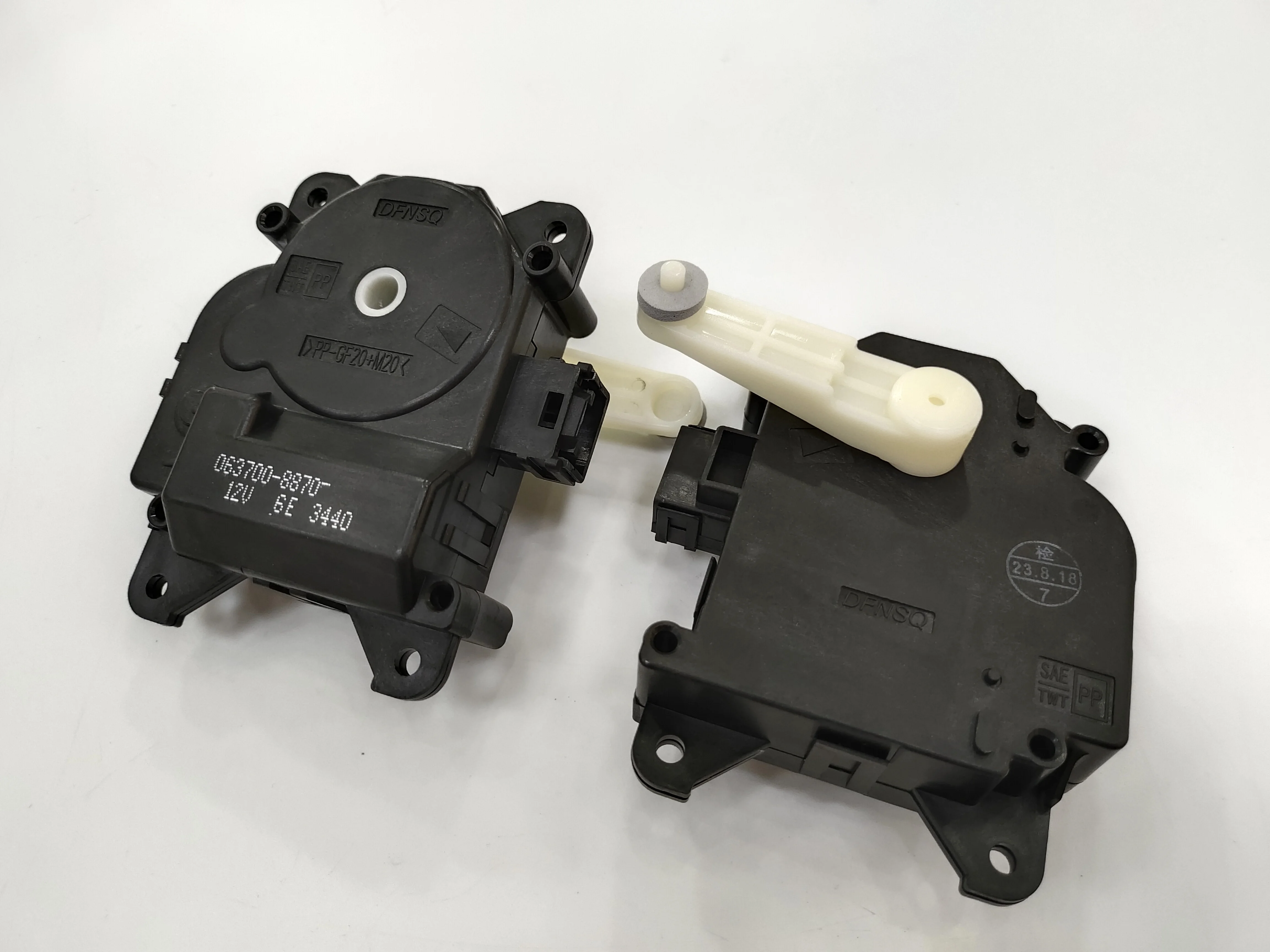 Привод двери воздушной смеси нагревателя HVAC с двигателем управления GX470 Prado LC120 4RUNNER FJ CRUISER 063700-8860 063700-8870 
Привод двери воздушной смеси нагревателя HVAC с двигателем управления GX470 Prado LC120 4RUNNER FJ CRUISER 063700-8860 063700-8870