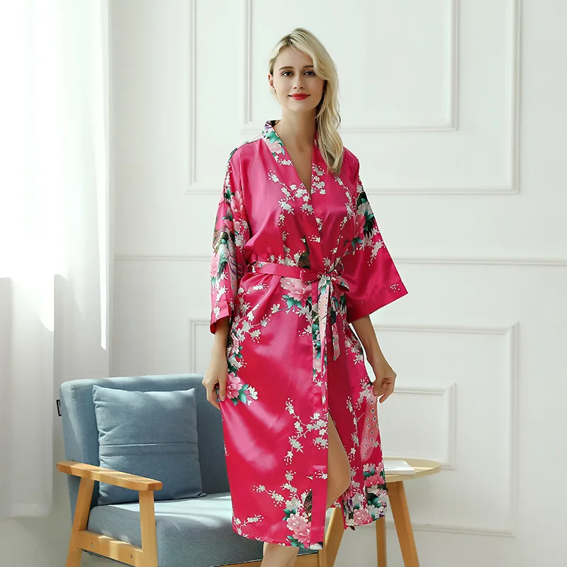 Sexy Woman Satin Robe Peacock Printed Long Sleepwear Wedding Bride Bridesmaid Dresses Bathrobes Spring Summer Women's Nightwear
Sexy Woman Satin Robe Peacock Printed Long Sleepwear Wedding Bride Bridesmaid Dresses Bathrobes Spring Summer Women's Nightwear