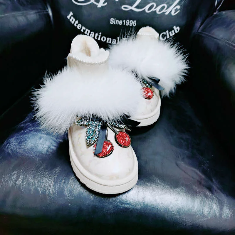 Fur integrated fox fur snow boots women's short tube raccoon fur to increase warmth and comfort women's boots 35-40
Fur integrated fox fur snow boots women's short tube raccoon fur to increase warmth and comfort women's boots 35-40