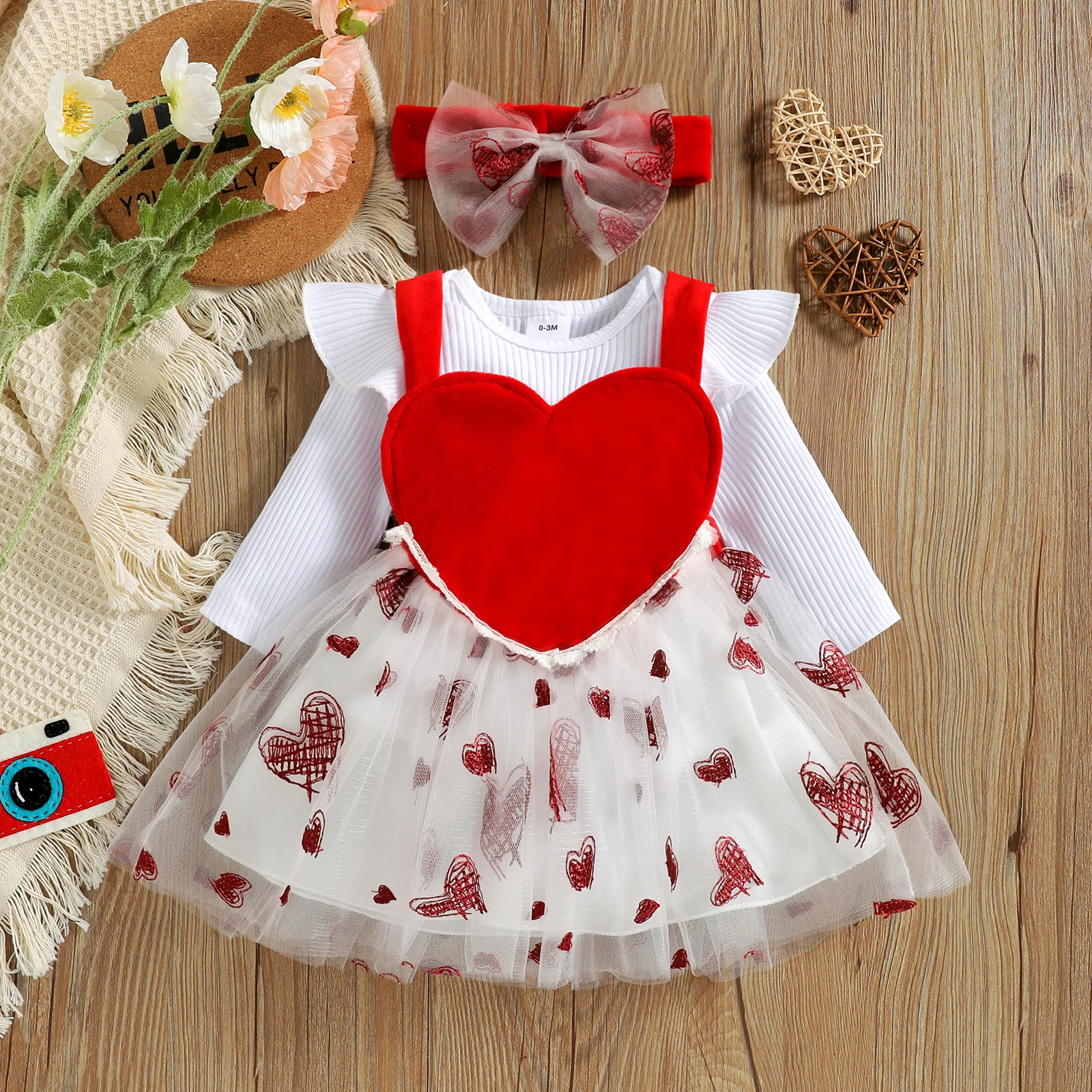 Baby Girls Valentines Day Dress Girls Solid Color Long Sleeve Romper Heart Embroidery Sleeveless Strap Dress Headband 3Pcs Sets
Baby Girls Valentines Day Dress Girls Solid Color Long Sleeve Romper Heart Embroidery Sleeveless Strap Dress Headband 3Pcs Sets