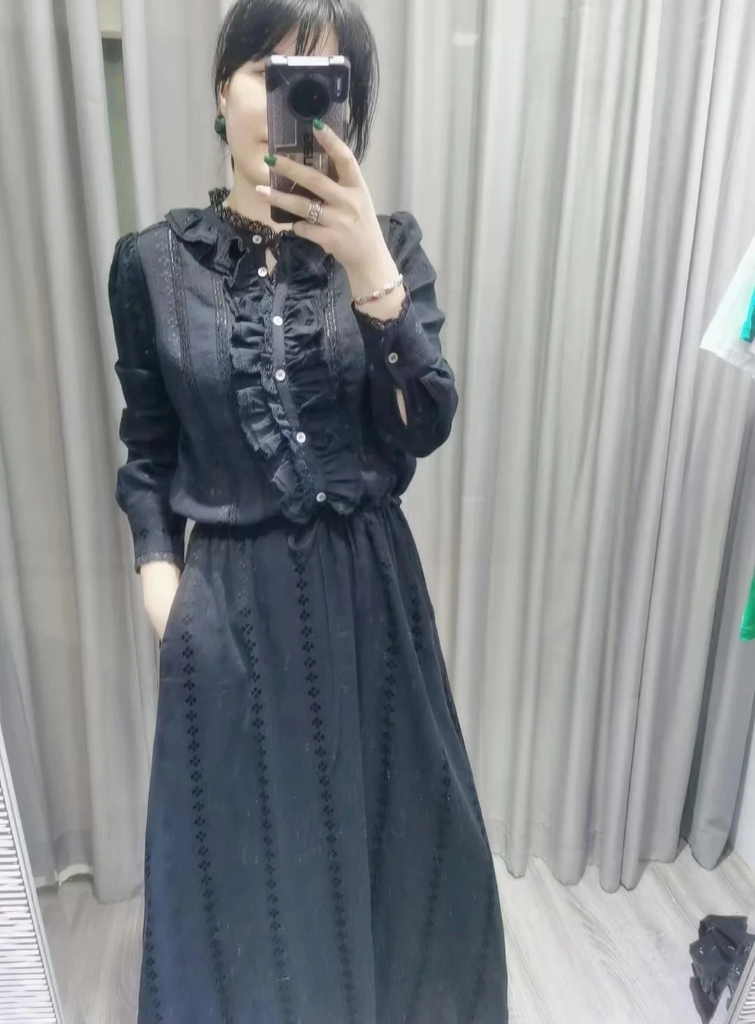 ISB Новое триколорное Хлопковое платье с воланом и вышивкой с длинным рукавом с модным трендом
ISB Новое триколорное Хлопковое платье с воланом и вышивкой с длинным рукавом с модным трендом