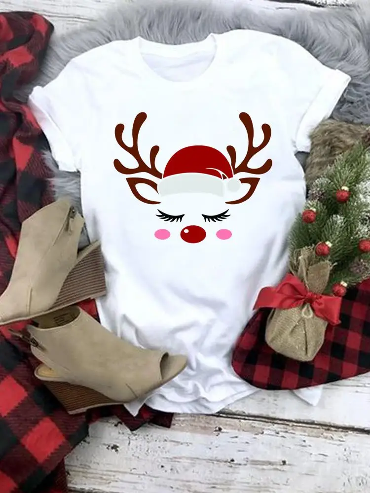 Женская футболка с коротким рукавом и принтом в виде лица оленя
Женская футболка с коротким рукавом и принтом в виде лица оленя