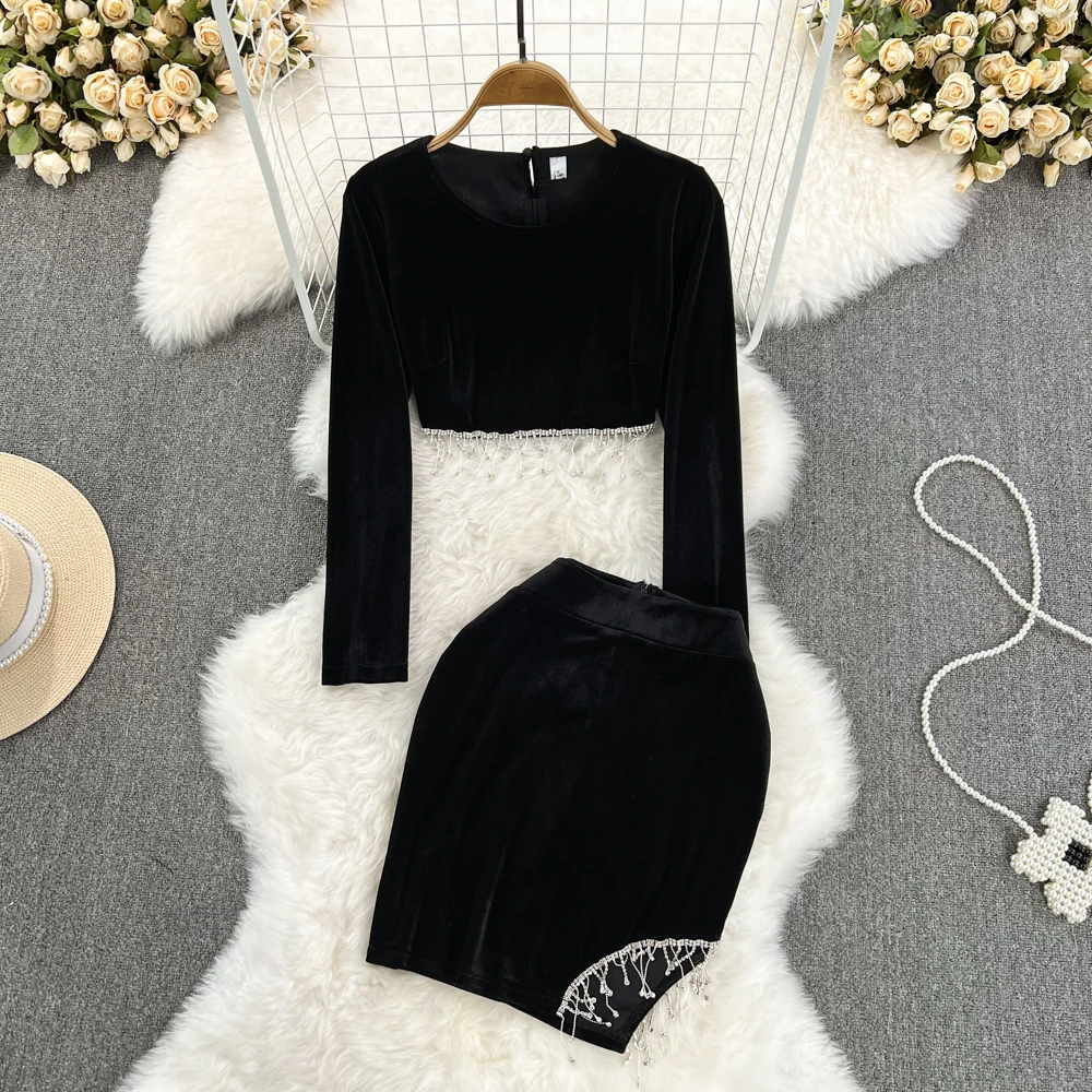 Модный женский костюм, короткая флисовая блузка с круглым вырезом и высокой талией, с бахромой, из двух предметов, юбка с высокой талией и ра... 
Модный женский костюм, короткая флисовая блузка с круглым вырезом и высокой талией, с бахромой, из двух предметов, юбка с высокой талией и ра...