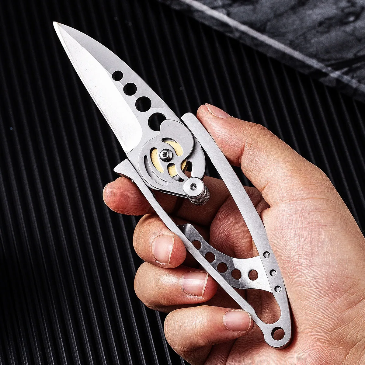 CRKT 5102 Van Hoy RSL Plain Edge Knife D2 Stainless Steel Everyday Carry Innovative Skeletonized Handle Pocket Folding Knife
CRKT 5102 Van Hoy RSL Plain Edge Knife D2 Stainless Steel Everyday Carry Innovative Skeletonized Handle Pocket Folding Knife