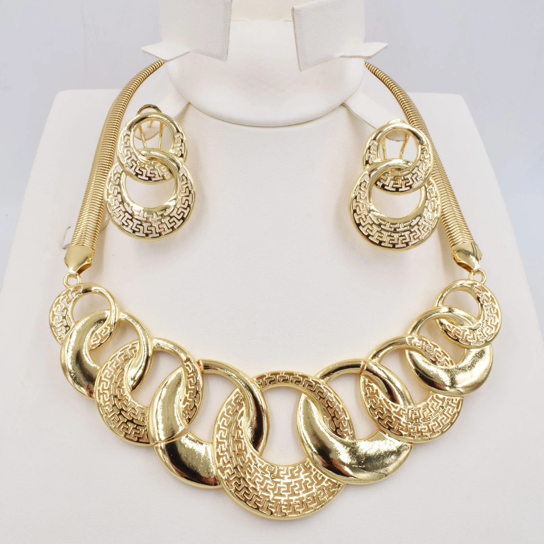 NEW High Quality Gold color Jewelry Set for Women Dubai Bride Wedding Wife Gift gem necklace earrings Jewelry set
NEW High Quality Gold color Jewelry Set for Women Dubai Bride Wedding Wife Gift gem necklace earrings Jewelry set