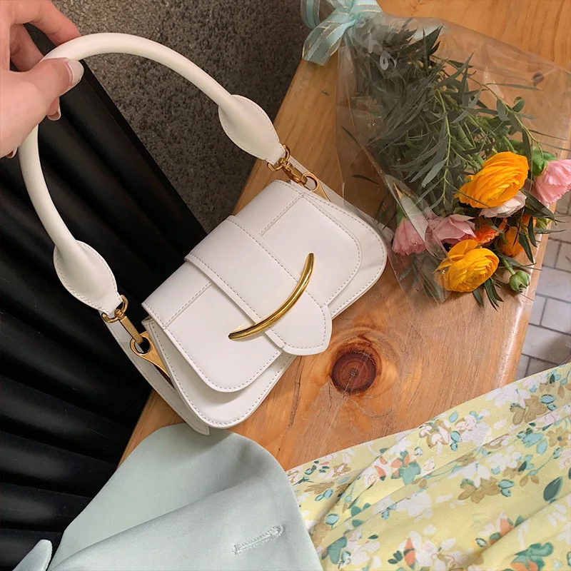 High-quality Leather High-quality Sense of Western Fashion Clamshell Crescent Bag Commuter All-match Retro Shoulder Bag Speedy
High-quality Leather High-quality Sense of Western Fashion Clamshell Crescent Bag Commuter All-match Retro Shoulder Bag Speedy