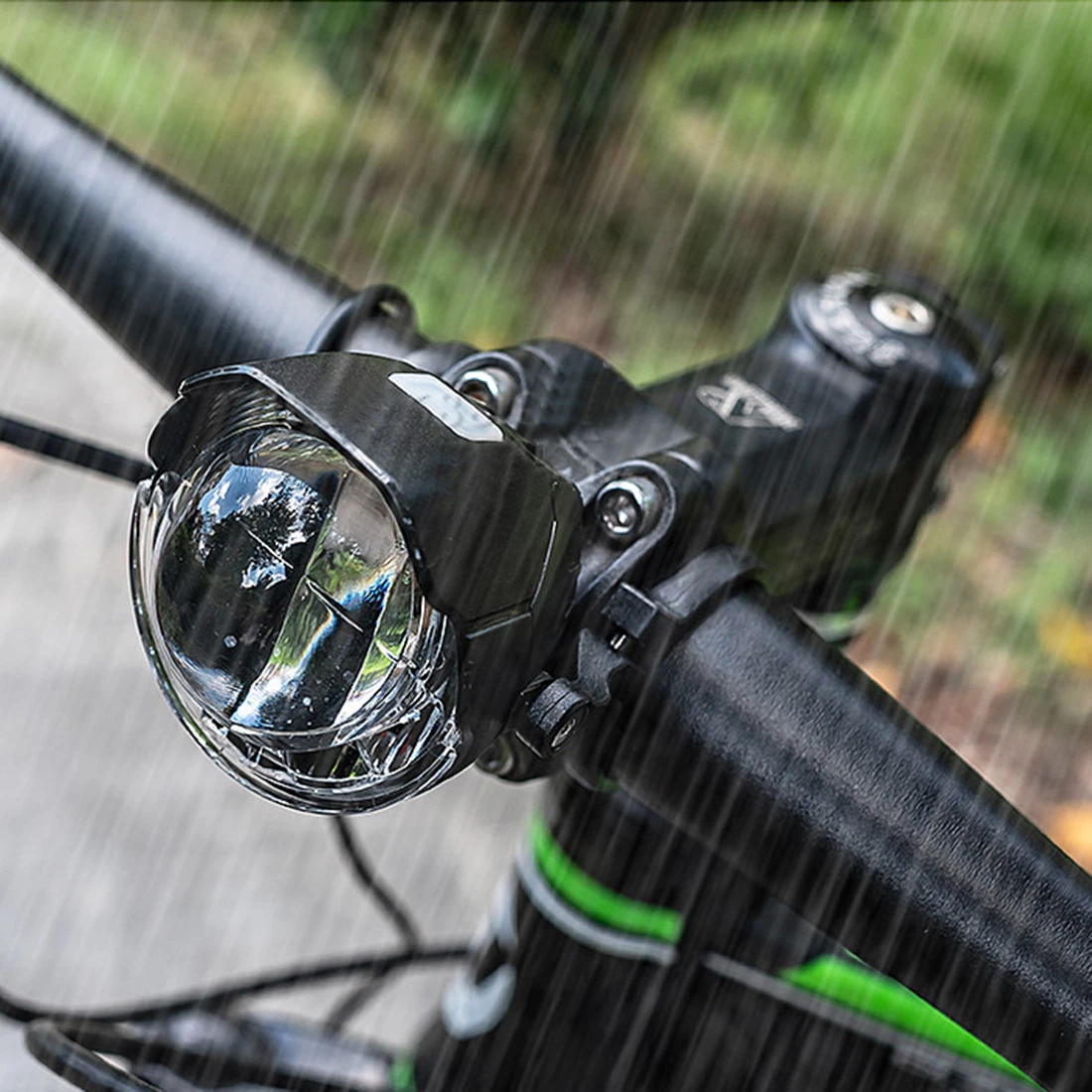 Leadbike LD28 USB Rechargeable Bike Light T6 LED Bicycle Headlight 750LMs IP4 Waterproof 3 Modes Hot Sale Bike Accessories
Leadbike LD28 USB Rechargeable Bike Light T6 LED Bicycle Headlight 750LMs IP4 Waterproof 3 Modes Hot Sale Bike Accessories