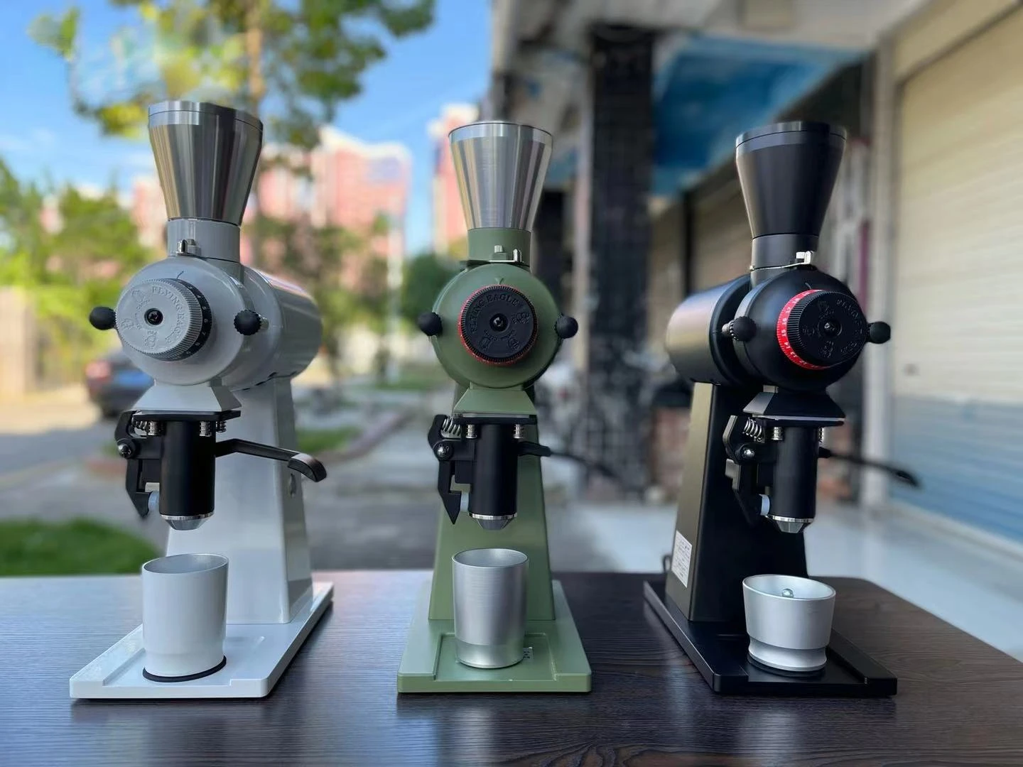 Titanium Alloy Flat Knife 90mm Espresso Grinder Hand Pour SOE Coffee Grinder Electric Commercial Tea Grinder 400W
Titanium Alloy Flat Knife 90mm Espresso Grinder Hand Pour SOE Coffee Grinder Electric Commercial Tea Grinder 400W