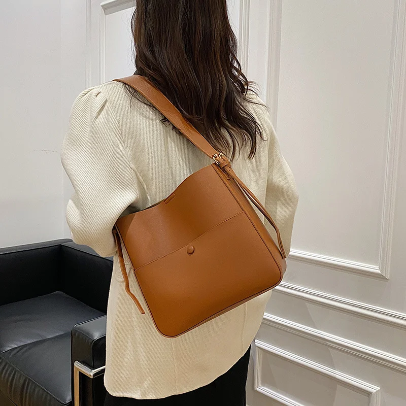 2022 new women's Bag Tote Bag college style portable large capacity one shoulder simple shopping bag
2022 new women's Bag Tote Bag college style portable large capacity one shoulder simple shopping bag