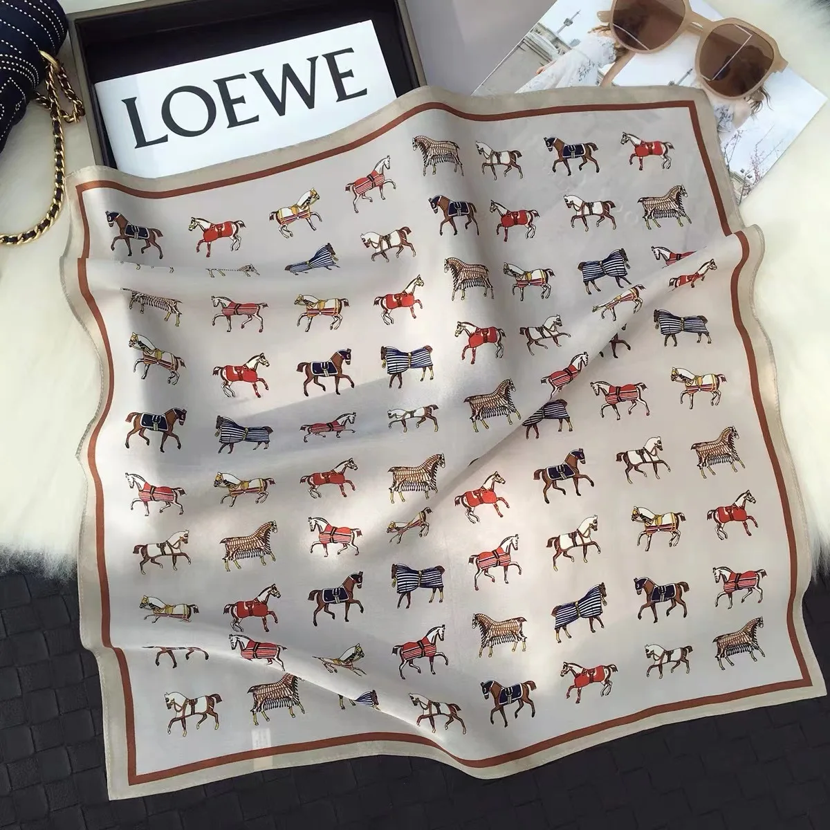 women's Horse Print silk scarf Female Silk Neck Scarf Square Hair Scarves Foulard Head Band Shawls Wraps Neckerchief Bandana
women's Horse Print silk scarf Female Silk Neck Scarf Square Hair Scarves Foulard Head Band Shawls Wraps Neckerchief Bandana