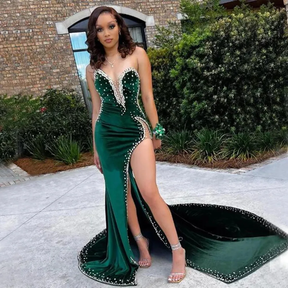 Green Velvet Strapless Long Prom Dress For Black Girls Beaded Evening Gowns High Slit Formal Gown Robe De Bal Custom Made
Green Velvet Strapless Long Prom Dress For Black Girls Beaded Evening Gowns High Slit Formal Gown Robe De Bal Custom Made