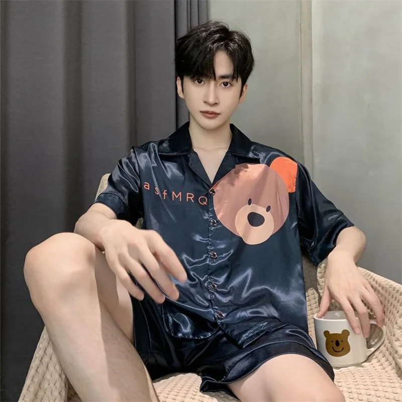 Summer Korean Men Pajamas Sets Adult Sleepwear Home Clothes Thin Silk Pijama Suit Loungewear Loose Bear Male Pyjama Clothing
Summer Korean Men Pajamas Sets Adult Sleepwear Home Clothes Thin Silk Pijama Suit Loungewear Loose Bear Male Pyjama Clothing