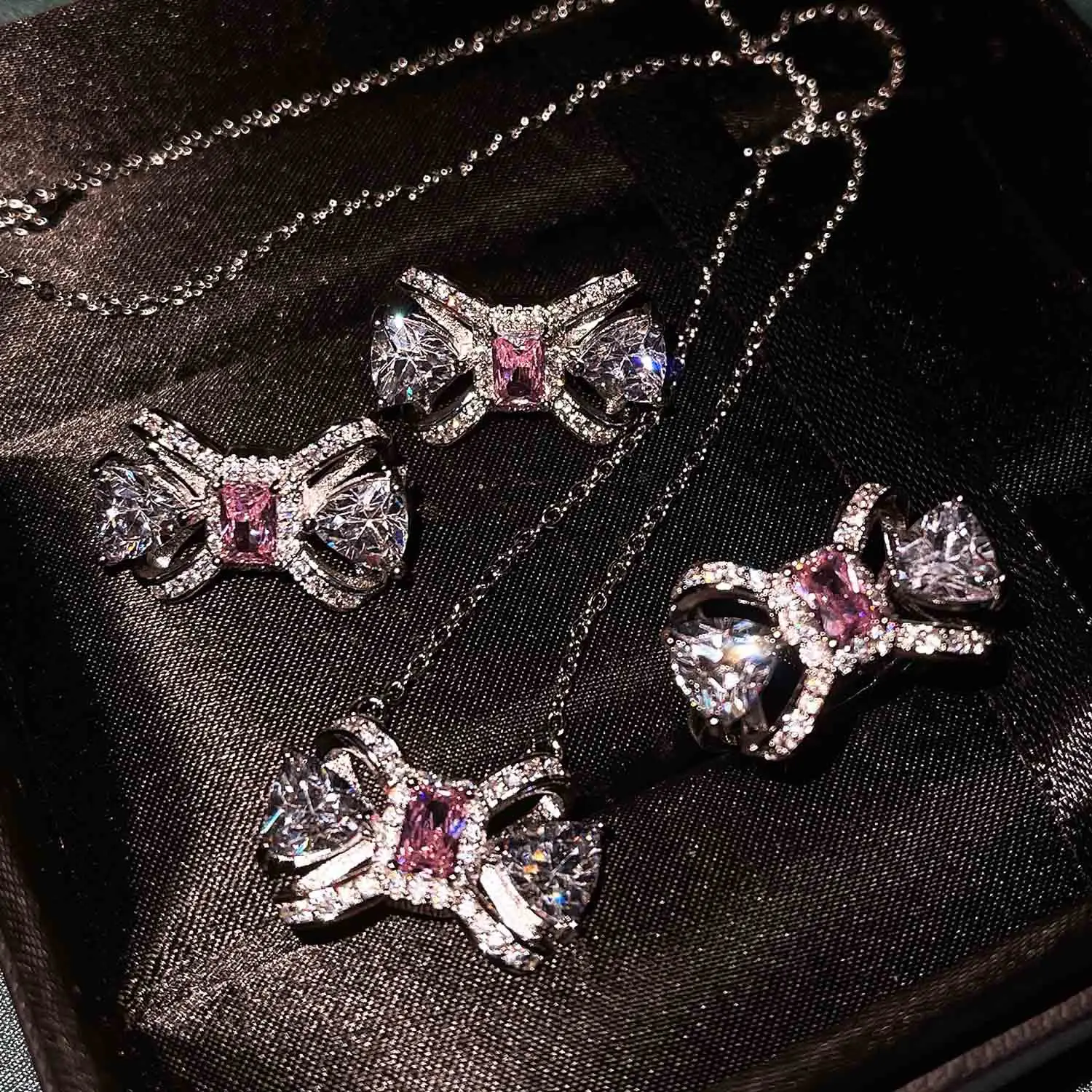 BK Studio Butterfly Pink Rhinestone Diamonds Ribbon Stud Earrings Collarbone Necklace Open Ring Jewelry set
BK Studio Butterfly Pink Rhinestone Diamonds Ribbon Stud Earrings Collarbone Necklace Open Ring Jewelry set