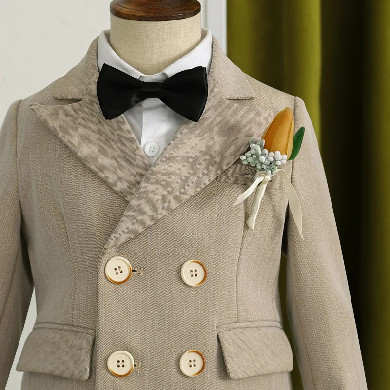 Boy's Suit 5-pcs Set Suit Jacket Trousers White Shirt Black Bow Tie Tulip Brooch Children's Performance Costumes
Boy's Suit 5-pcs Set Suit Jacket Trousers White Shirt Black Bow Tie Tulip Brooch Children's Performance Costumes