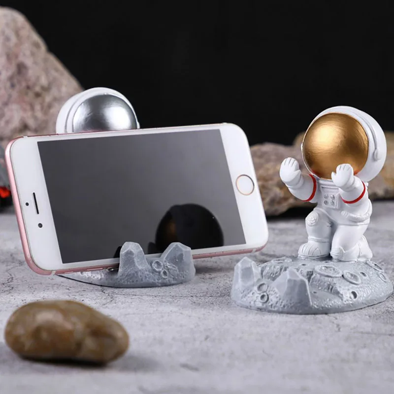 Nordic Style Astronauts Mobile Phone Stand Holder Ornaments Resin Spaceman Bracket Toys Home Office Desk Decor Boyfriend Gift
Nordic Style Astronauts Mobile Phone Stand Holder Ornaments Resin Spaceman Bracket Toys Home Office Desk Decor Boyfriend Gift