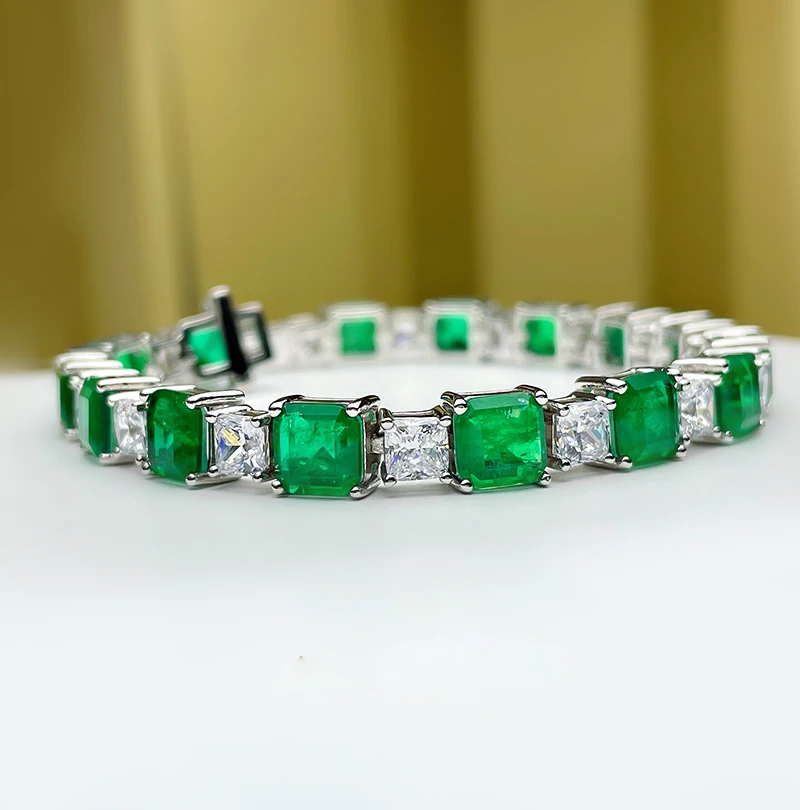 2021 new S925 sterling silver 7*7 emerald square full diamond bracelet female personality retro temperament
2021 new S925 sterling silver 7*7 emerald square full diamond bracelet female personality retro temperament
