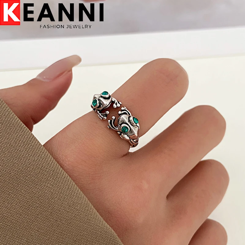 

Frog Toad Animal Rings for Women men Artistic Design Retro Gothic Keel Spine Ring Unisex Female Statement Rings Gift Jewelry