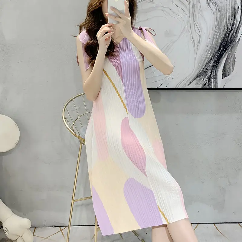 Folding dress female women's summer dress new style o neck sleeveless vest skirt French niche design suspenders skirt female 
Folding dress female women's summer dress new style o neck sleeveless vest skirt French niche design suspenders skirt female
