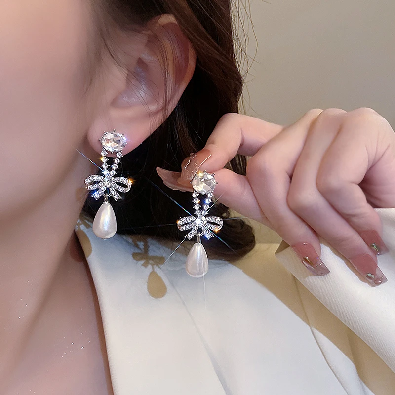 2023 New Trendy Pearl Dangle Drop Earrings for Woman Korean Long Luxury Crystal Jewelry Y2k Aesthetics Accessories Free Shipping 
2023 New Trendy Pearl Dangle Drop Earrings for Woman Korean Long Luxury Crystal Jewelry Y2k Aesthetics Accessories Free Shipping