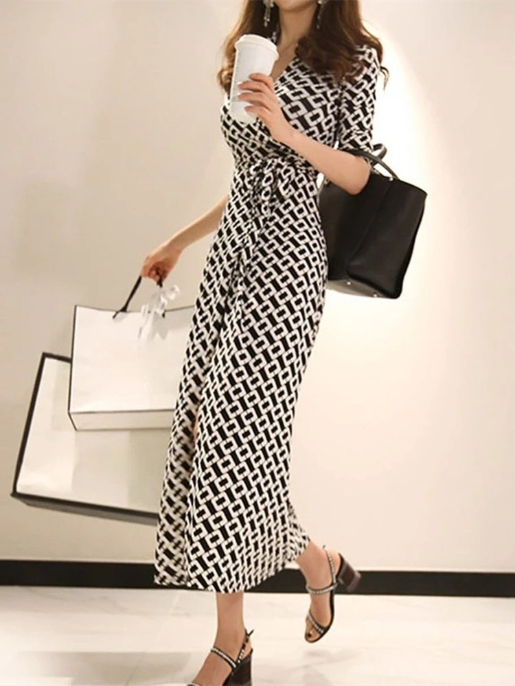 Summer Women Dress Bodycon Evening Female Vintage Party Beach Women Dresses Girl Casual Vestido Prom Sexy Skinny Y2K Print Robe
Summer Women Dress Bodycon Evening Female Vintage Party Beach Women Dresses Girl Casual Vestido Prom Sexy Skinny Y2K Print Robe