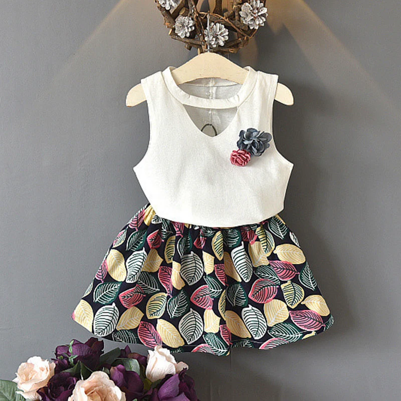 Korean Style Baby Clothes Child Summer White Red Flower Sleeveless T-Shirt Color Leaf Pleated Skirt Two-Piece Set 3-7 Y Clothing
Korean Style Baby Clothes Child Summer White Red Flower Sleeveless T-Shirt Color Leaf Pleated Skirt Two-Piece Set 3-7 Y Clothing