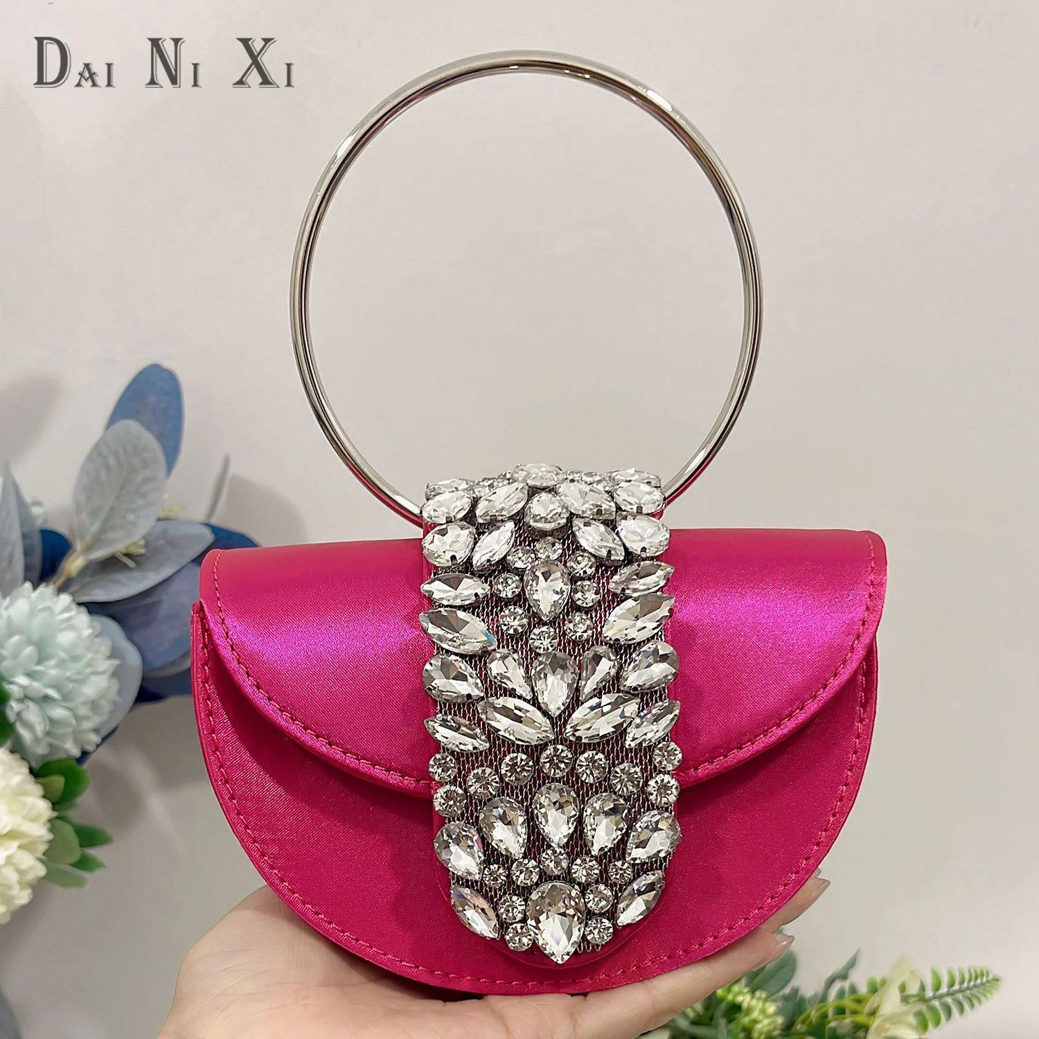 Fushia Satin Ladies Handbags New Fashion Bling Rhinestone Evening Bag Luxury Wedding Clutch Crystal Tote Bag
Fushia Satin Ladies Handbags New Fashion Bling Rhinestone Evening Bag Luxury Wedding Clutch Crystal Tote Bag