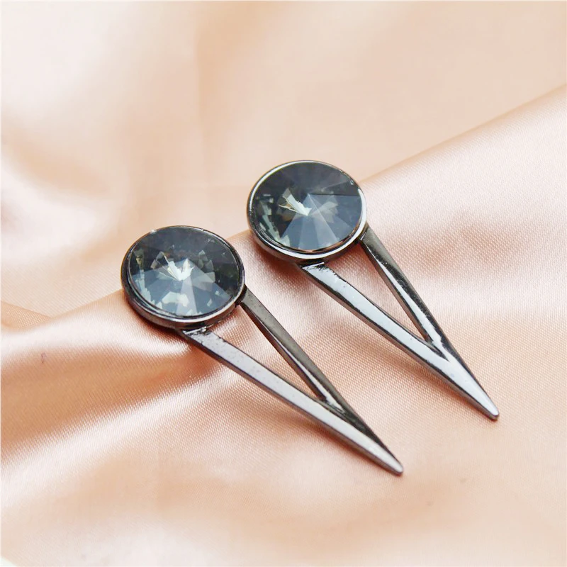 Simple Black Round Crystals Geometric Cone Long Shape Stud Earrings for Women Girls Punk Black Gothic Stud Earring Gifts
Simple Black Round Crystals Geometric Cone Long Shape Stud Earrings for Women Girls Punk Black Gothic Stud Earring Gifts