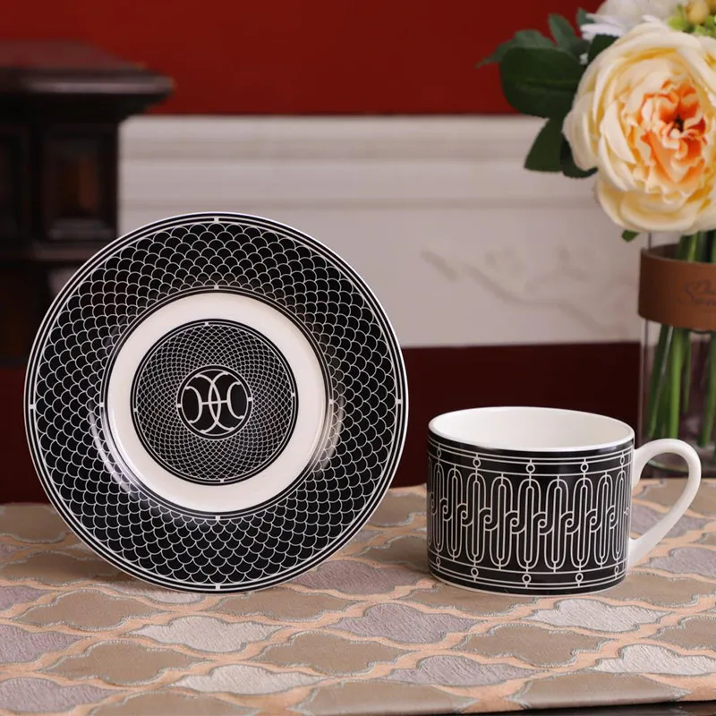 2021 New European Decor Modern Ceramics Coffee Mug Cup Western Bone Porcelain Tableware Decorations Tea Cups Dessert Tray
2021 New European Decor Modern Ceramics Coffee Mug Cup Western Bone Porcelain Tableware Decorations Tea Cups Dessert Tray