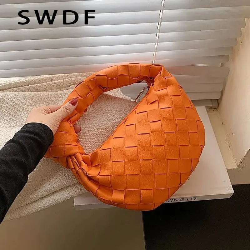 Brand Woven Handbag High Quality Leather Cloud Bag for Women Luxury Shoulder Bags Designer Clutch Purses Knitting Hand Bag Hobos
Brand Woven Handbag High Quality Leather Cloud Bag for Women Luxury Shoulder Bags Designer Clutch Purses Knitting Hand Bag Hobos