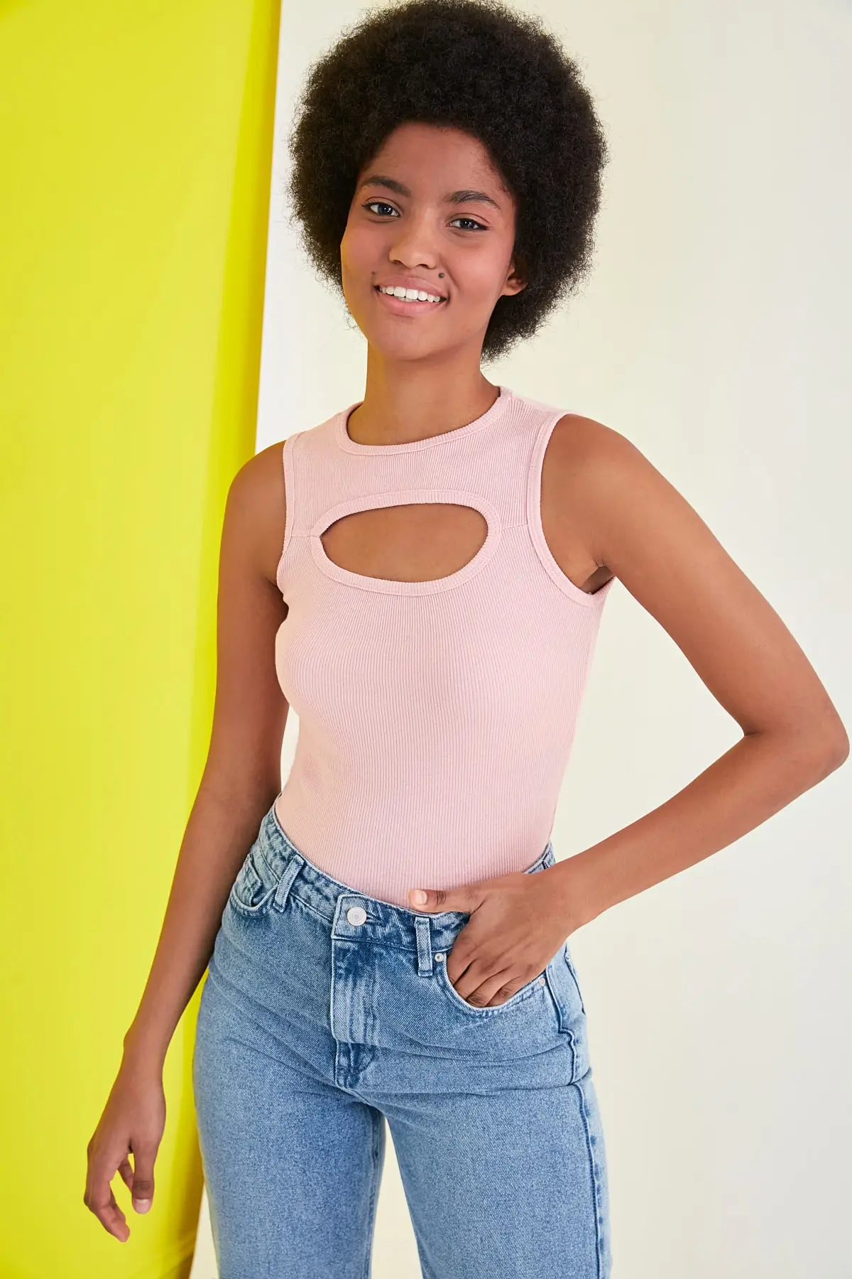 Trendyol Cut Outlu Knitted Blouse TWOSS21BZ1749
