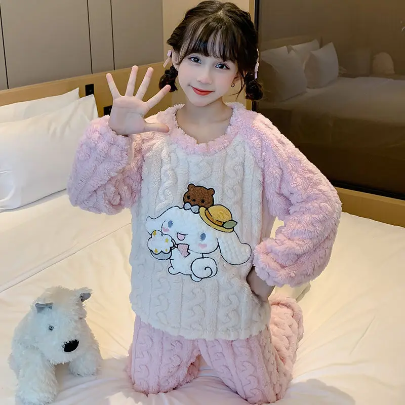 Sanrio Cinnamoroll Kuromi милые Мультяшные детские пижамы Осень и зима бархатный утепленный домашний комплект одежды в стиле принцессы
Sanrio Cinnamoroll Kuromi милые Мультяшные детские пижамы Осень и зима бархатный утепленный домашний комплект одежды в стиле принцессы