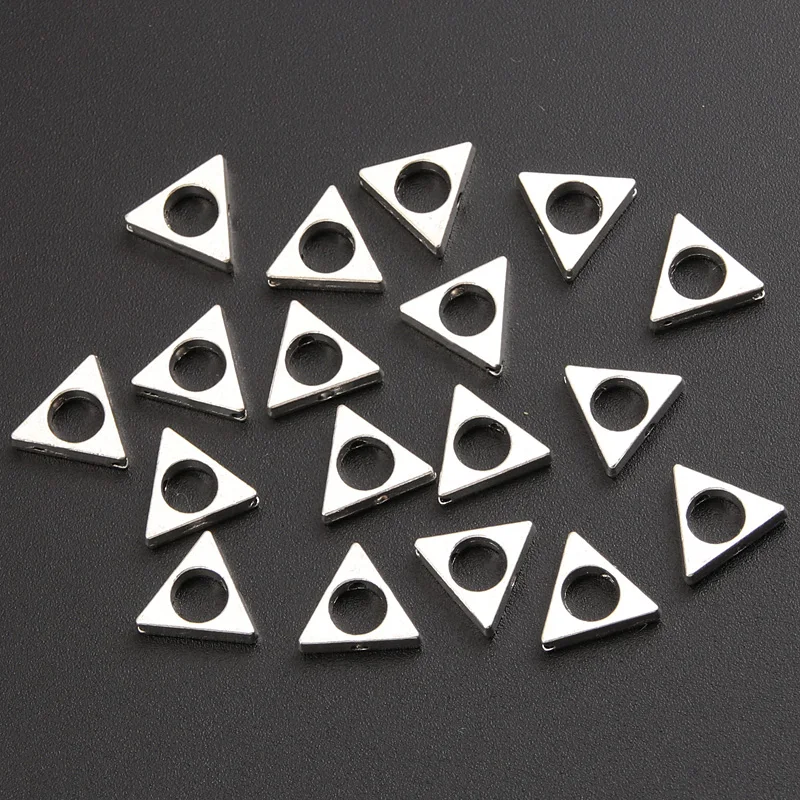 30pcs Silver Color 10.5x9mm Zinc Alloy Triangle Spacer Beads Charm Connectors Pendant For Jewelry Finding A1211 
30pcs Silver Color 10.5x9mm Zinc Alloy Triangle Spacer Beads Charm Connectors Pendant For Jewelry Finding A1211