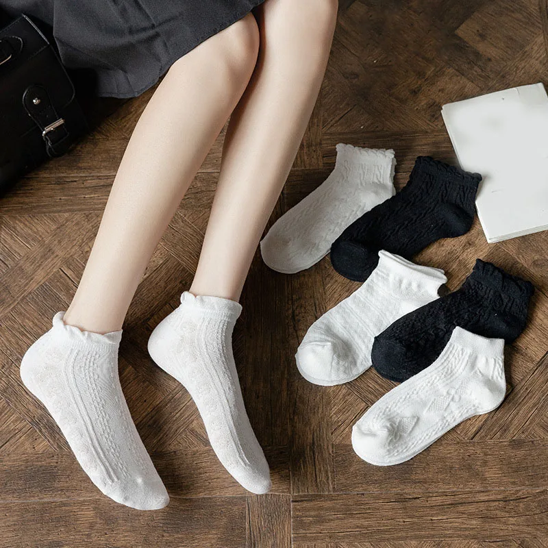 Носки короткие женские кружевные черные/белые, 1 пара 
Носки короткие женские кружевные черные/белые, 1 пара