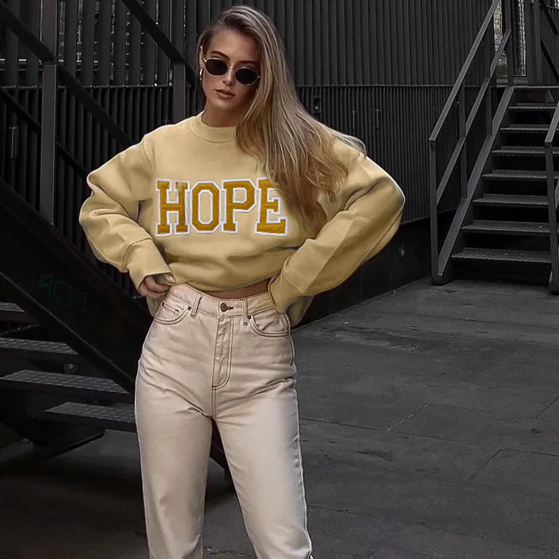 Hoodless Sweater Women's Autumn Winter Round Neck Pullover Fleece Oversized Warm Pullover Letter Retro Fashionable Tops New 2022
Hoodless Sweater Women's Autumn Winter Round Neck Pullover Fleece Oversized Warm Pullover Letter Retro Fashionable Tops New 2022