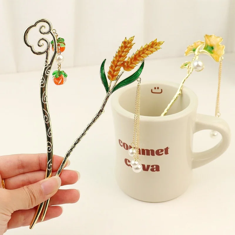 Ruyi Hairpin Hanfu Headdress Hairpin Women's High-end Cheongsam Accessories All-match Ancient Style Hairpin Artifact Hairpin
Ruyi Hairpin Hanfu Headdress Hairpin Women's High-end Cheongsam Accessories All-match Ancient Style Hairpin Artifact Hairpin
