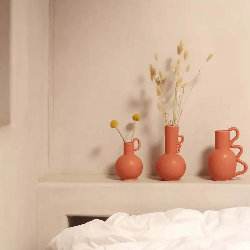 NEW2023 Europe Modern Multi Handle Body Art Butt Vase Pot Ceramic Ornaments Photo Props Wedding Living Room Home Decoration Gif
NEW2023 Europe Modern Multi Handle Body Art Butt Vase Pot Ceramic Ornaments Photo Props Wedding Living Room Home Decoration Gif