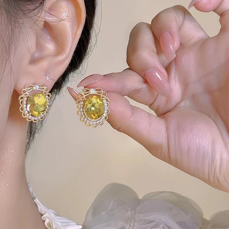 Oval Crystal Pearl Stud Earrings for Women Vintage Luxury Exquisite Earrings Korean Fashion Jewelry
Oval Crystal Pearl Stud Earrings for Women Vintage Luxury Exquisite Earrings Korean Fashion Jewelry