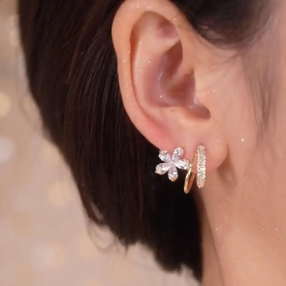 1 Pair Stud Earrings Beautiful Female U Ring Korean Style Cubic Zirconia Stud Earrings Jewelry Gifts Ear Studs Women Earrings
1 Pair Stud Earrings Beautiful Female U Ring Korean Style Cubic Zirconia Stud Earrings Jewelry Gifts Ear Studs Women Earrings